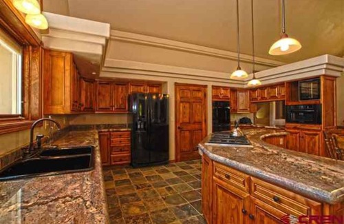 Pagosa Springs House | A touch of comfort hidden in the mountains 036190