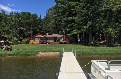 Siren Cabin | A Touch of northwoods on the lake, create your memories and feel at home.
