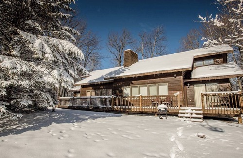 Bessemer Apartment | A Trailside Duplex Along the Alpen Trail