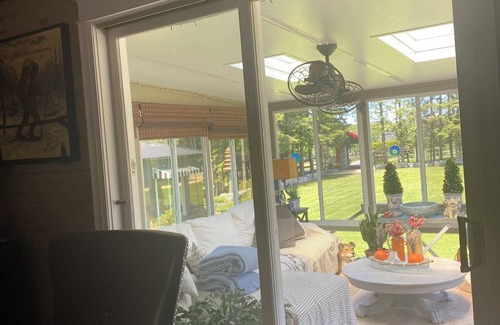 Durham Region House | A true getaway. Pool cabana pickleball .10 acres fully manicured.