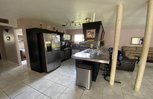 Belleair Beach House | A Unique White-Sand Beach House/Special Rates for a stay over 3 months. 🏝🏖⛱
