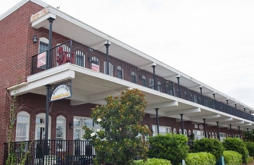 Historic Downtown Apalachicola Condo | A Vacation Condo with a view of the river.