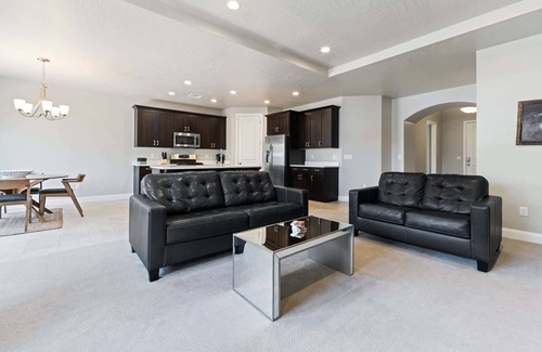 Sienna Hills House | A Vacation Vista Dog-Friendly, Great Location, Bikes And Pool!