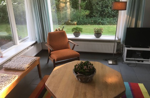 Oostkapelle House | A very nice holiday bungalow, with a pretty garden around, near beach & sea