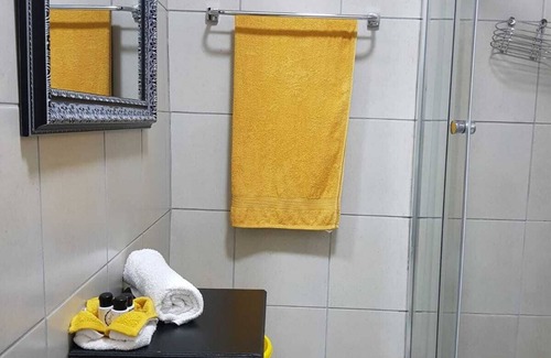 Kempton Park Bed & Breakfast | A very private & serene guest unit within a gated community with 24 hr security