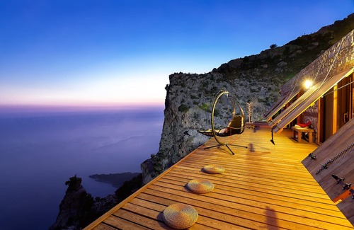 Faralya House | A very special house on the edge of a cliff with breathtaking view of sea