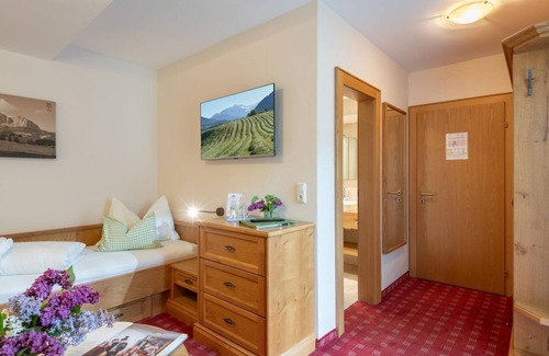 Soell House | A Vierbettzimmer mit Dusche, WC - Gasthof Oberstegen
