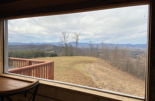Fleetwood House | A View for Two: Tiny House with BIG VIEWS