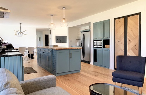 Sawyer House | A Warren Dunes Retreat- Pool, Hot Tub, PET FRIENDLY, firepit, Pergola, more !