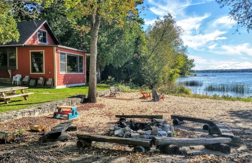 Sturgeon Bay Cottage | A Waterfront Home for All-Seasons in Door County!
