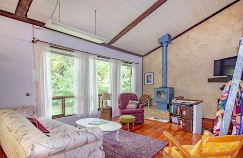 Huron-Kinloss Cottage | A Wave From it All - Cozy Lake Huron Cottage: Sand Beach, Pet-Friendly, Wi-Fi