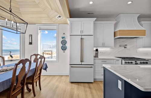 Sandbridge House | A Wave From It All | Oceanfront | Hot Tub