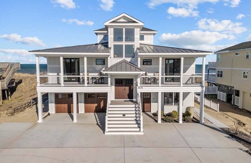 Sandbridge House | A Wave From It All | Oceanfront | Hot Tub