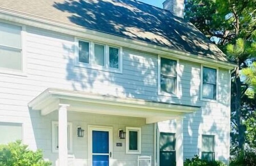 Tilghman House | A week in July just opened up! Steamed crabs on us!