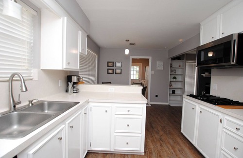 Memorial Parkway House | A welcoming 4 bedroom and 4.5 bathroom house with a private pool