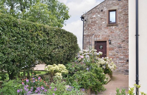 Westward Cottage | A well-equipped barn conversion in a central location.
