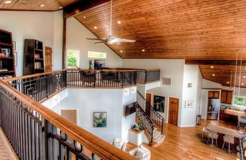 Hendersonville House | A Whispering Stream - Simply Luxurious, Spectacular, Upscale & Hot Tub