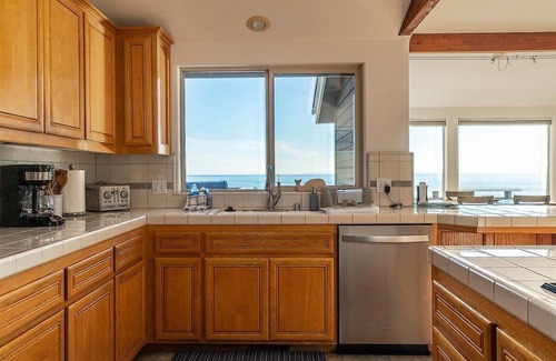 Marine Terrace House | A Winsome Whale Watcher
