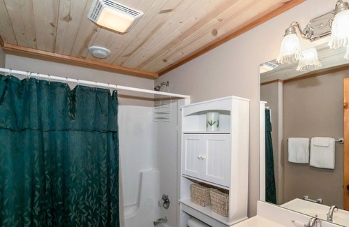 Oakland House | A Winter View: Lake Area, Hot Tub, Fire Pit, Fireplace, Gas Grill!