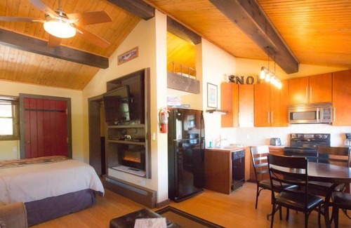 Glenwood Springs Condo | A wonderful kitchen in this beautifully remodeled condo is a treat.