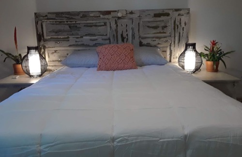 Royal Pines House | A woodsy suburban gem near Asheville NC.see description for check in