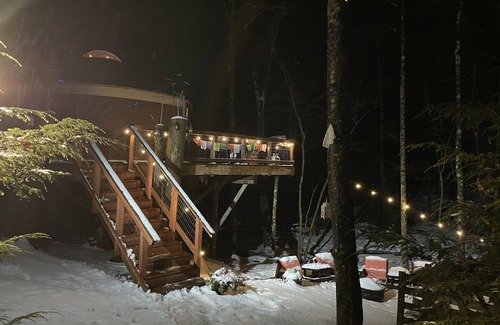 Cumberland Center House | A yurt in the trees. Close to Portland but close to nature. Treeyurt Maine