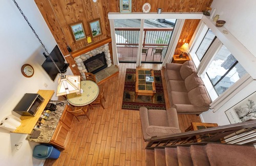 Yosemite West Condo | (A206) Loft Condominiums