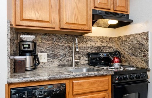 Yosemite West Condo | (A206) Loft Condominiums