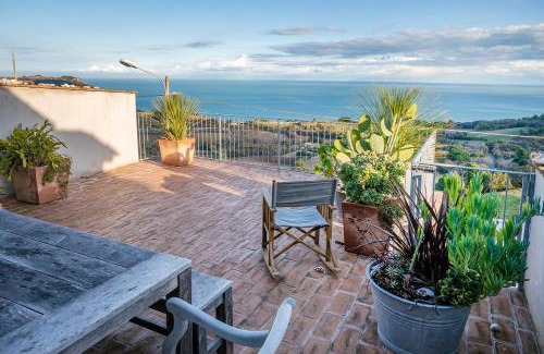 Poggio Apartment | A26 - Poggio, cielo-terra con vista mare mozzafiato