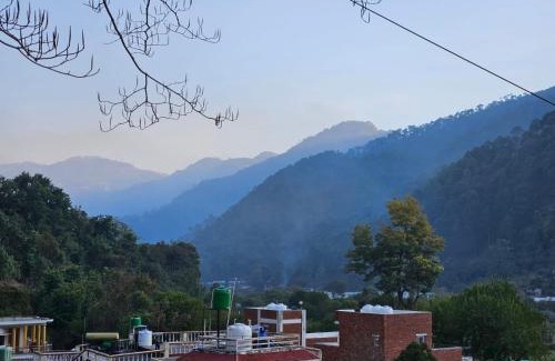 Kaul House | A7 Resorts 3 BHK Luxury Villa Pool Snooker Waterfall Bonfire River