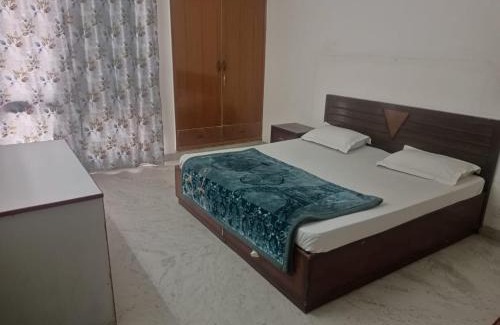 Green Park Bed & Breakfast | Aadarani Guest House