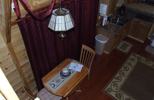 Spencer Cabin | AB-One bedrm,W/single loft-Cumberland Plateau Retreat (Three + nights $75 OFF).