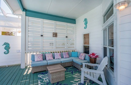 Hope Town Cottage | Abaco Surfside - Elegant Water View Home With Private Pool