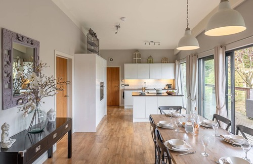 Richmond Cottage | Abbey - a lodge that sleeps 6 guests in 3 bedrooms