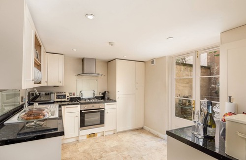 Bath City Centre House | Abbey Mews Bath Georgian Townhouse