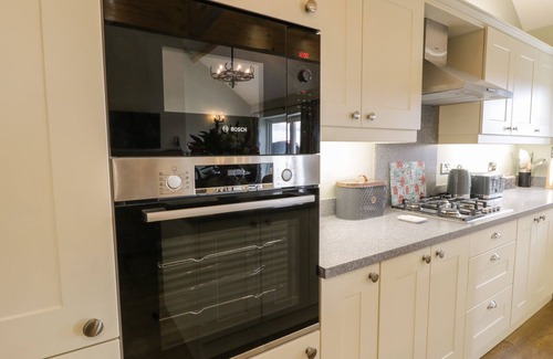 Ruswarp Cottage | ABBEY VIEW COTTAGE AT BROADINGS FARM, pet friendly in Whitby