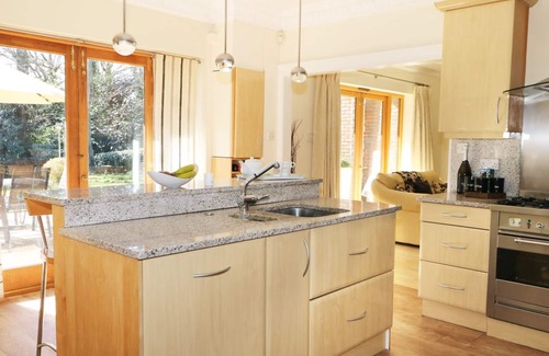 Netley Cottage | ABBOTS WOOD, pet friendly, luxury holiday cottage in Netley Abbey
