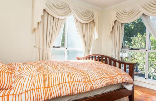 Abbotsford House | Abbotsford Private Rooms & Pods - 15 Charles Homestay