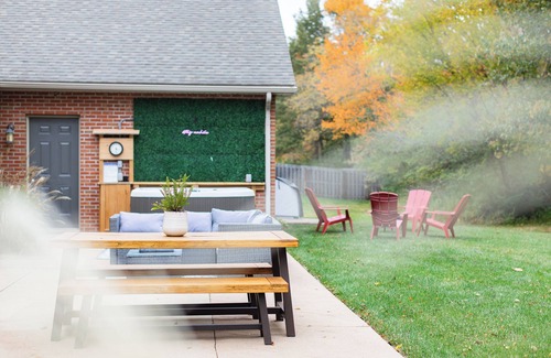 Springfield House | Abe's Hideaway - Arcade, Hot Tub, Home Theater - Quiet upscale neighborhood