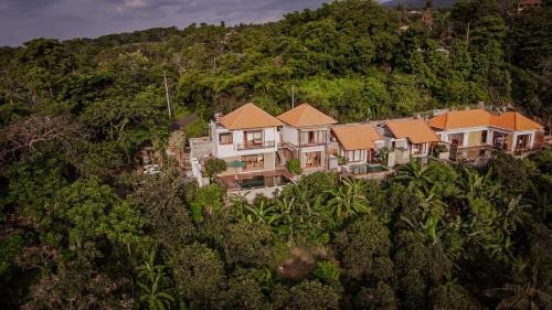 Kayu Putih Bed & Breakfast | Abinawa Hill