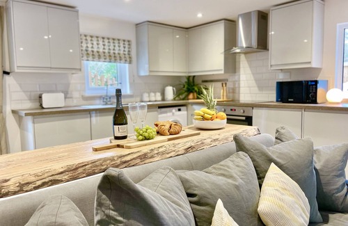 Raymonds Hill Cottage | ABODE, pet friendly, character holiday cottage in Raymond's Hill