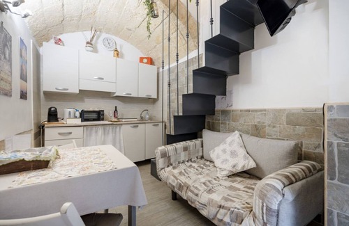 Old Town Apartment | Abode the Solstice - Sanctuary where light meets legacy