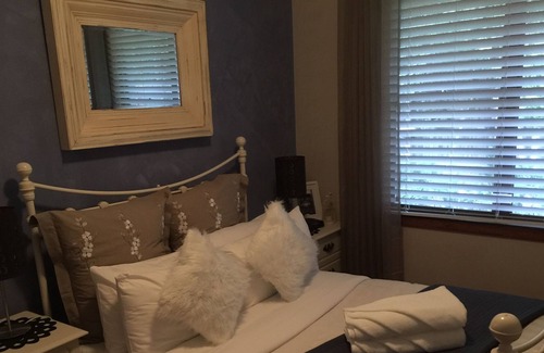 Daylesford House | Abode33 Home away from home wifi & pet friendly 33 Stanbridge street Daylesford