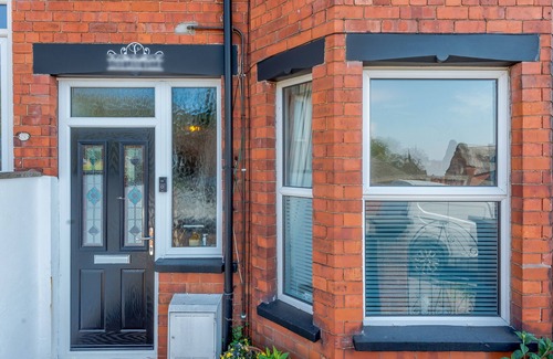 Lincoln House | Aboretum View - Three Bedroom House, Sleeps 8