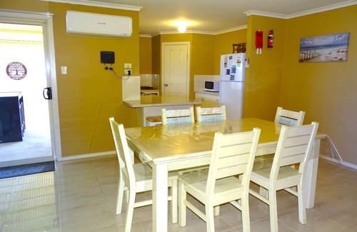 Moonta Bay Hotel | About That Time, Port Hughes