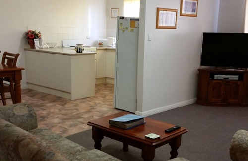 Broken Hill Cottage | About Town Cottages Broken Hill