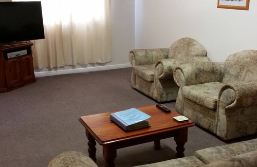 Broken Hill Cottage | About Town Cottages Broken Hill