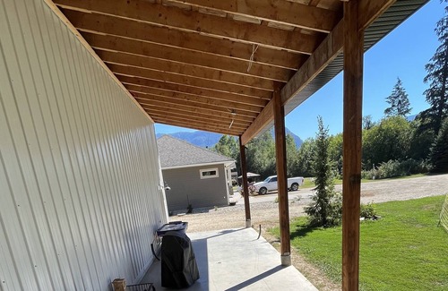 British Columbia Interior House | Above Barn Loft Apartment located in Enderby on the Lower Shuswap River
