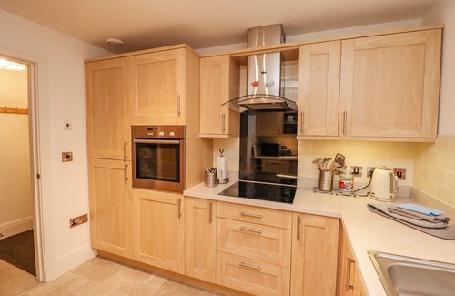 West Cliff Cottage | ABOVE & BEYOND, family friendly in Whitby