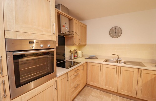 West Cliff Cottage | ABOVE & BEYOND, family friendly in Whitby